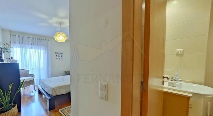 Apartamento T3 | Varanda | Box | Suite