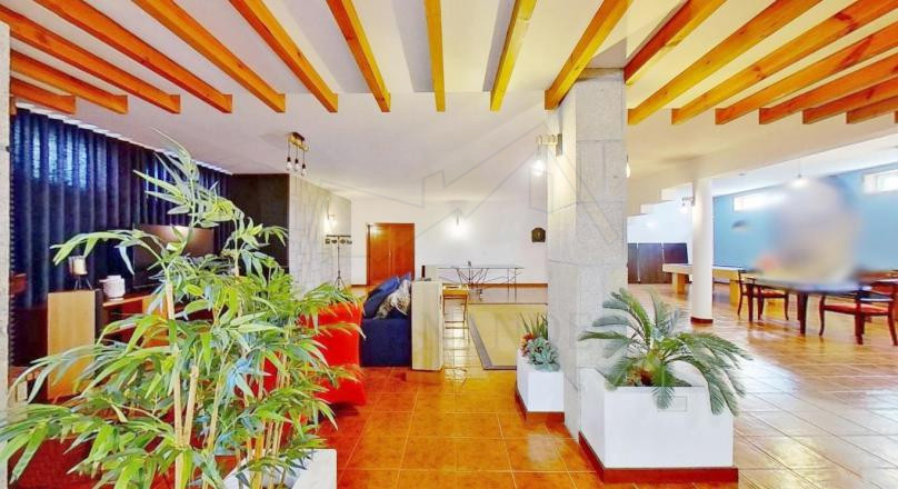 Moradia T5 | Piscina | Jardim