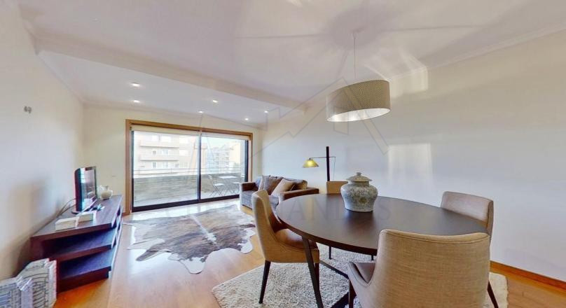 Apartamento Exclusivo Totalmente Mobilado com Box para Carro