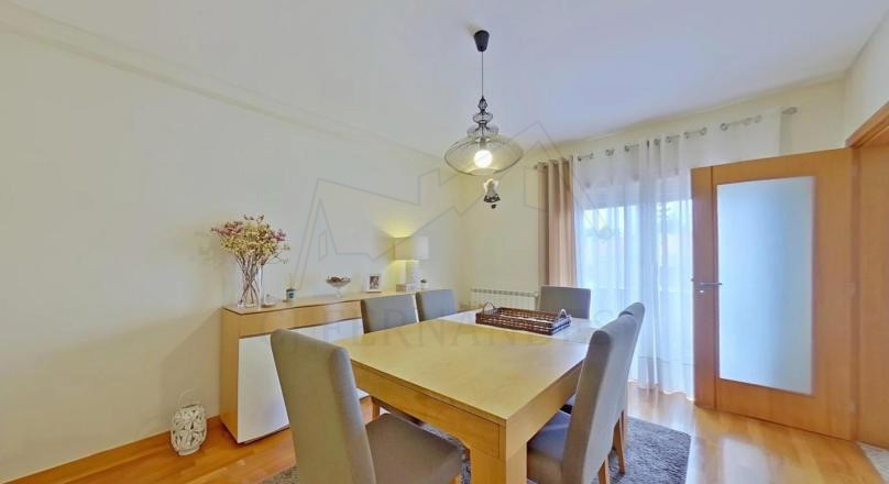 Apartamento T3 | Varanda | Box | Suite