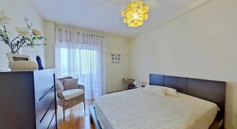Apartamento T3 | Varanda | Box | Suite