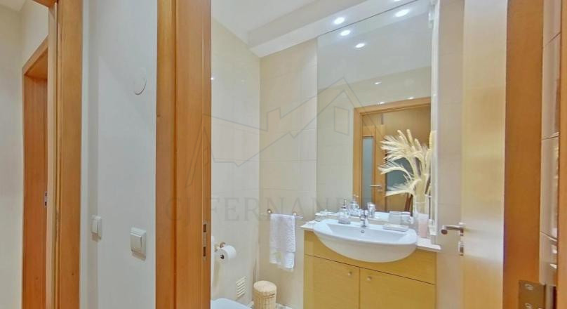 Apartamento T3 | Varanda | Box | Suite