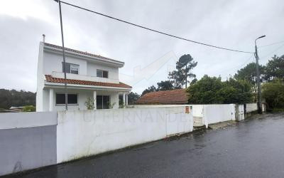 Moradia de quatro frentes em Canidelo