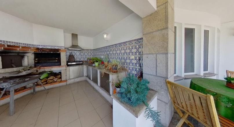 Moradia T5 | Piscina | Jardim