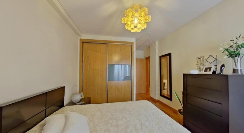 Apartamento T3 | Varanda | Box | Suite