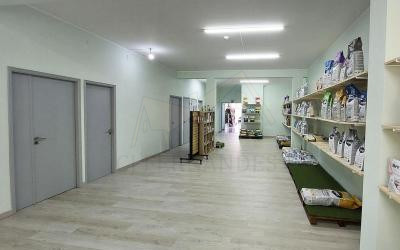 Estabelecimento comercial com lugar de garagem - Antas