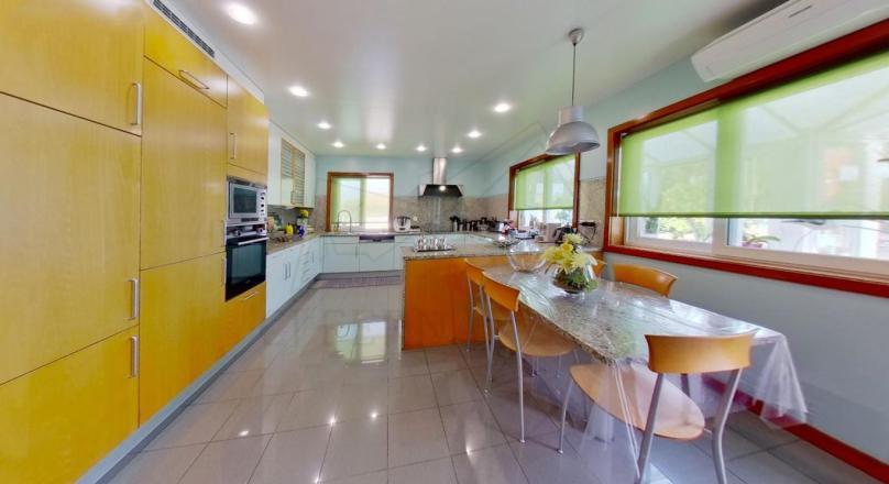Moradia T5 | Piscina | Jardim