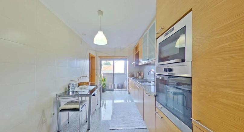 Apartamento T3 | Varanda | Box | Suite